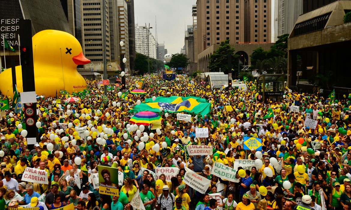 Manifestação pró-impeachment de Dilma Roussef na Av. Paulista em 13 de março de 2016