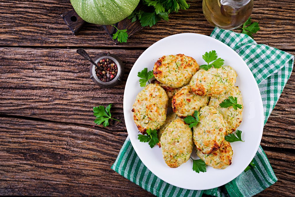 como fazer bolinho de arroz frito