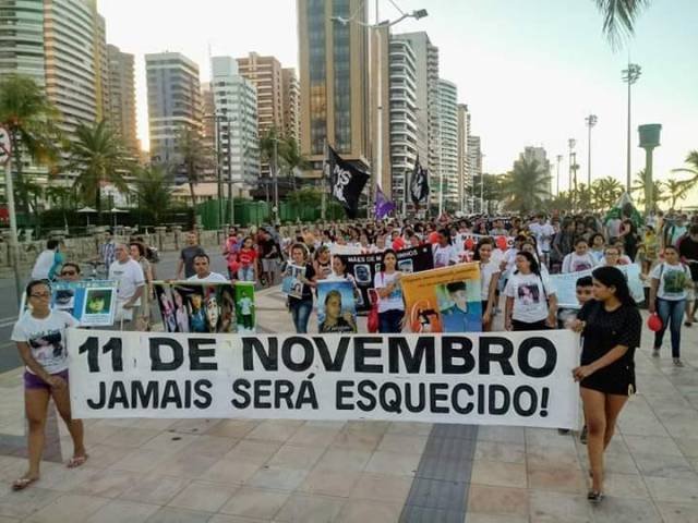 Familiares das vítimas da Chacina do Curió em manifestação